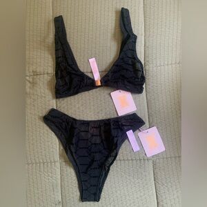 New with tickets Black Caviar Savage Fenty Lingerie by Rihanna.